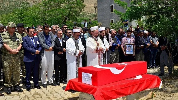 Şehit güvenlik korucusu son yolculuğuna uğurlandı
