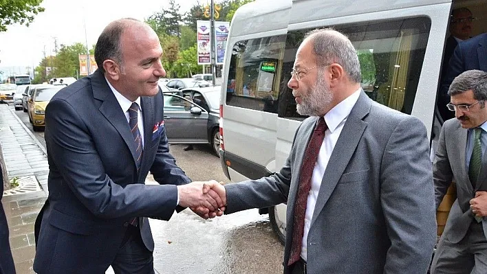 Başbakan yardımcısı Akdağ'dan ETSO'ya ziyaret
