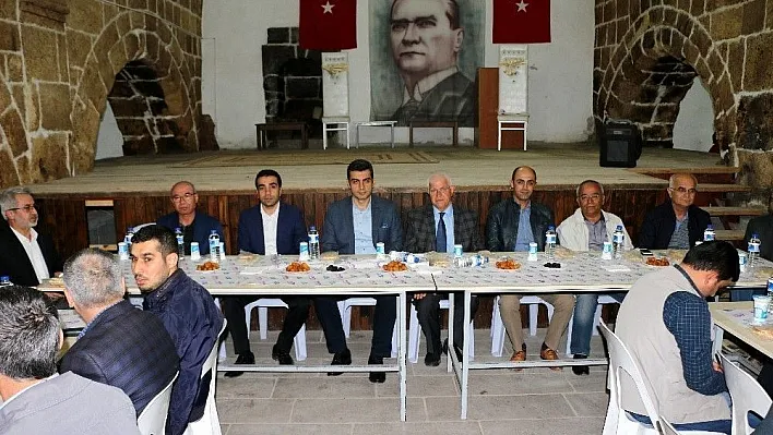 Hekimhan'da vatandaşlar iftarda buluştu
