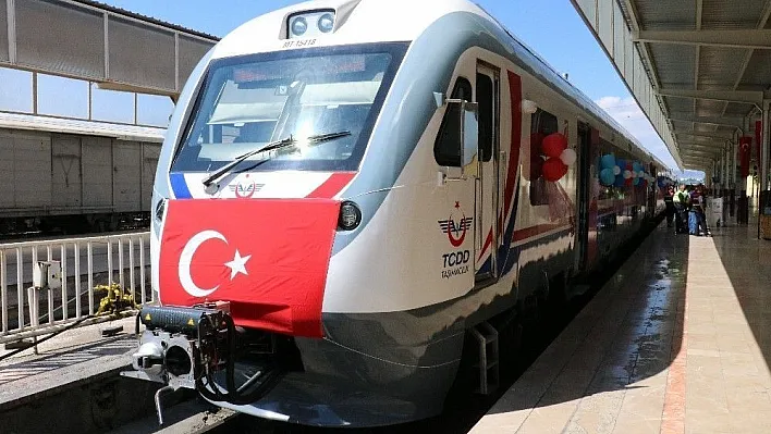 Sivas'ta 20 milyon liraya değerindeki raybüs hizmete girdi
