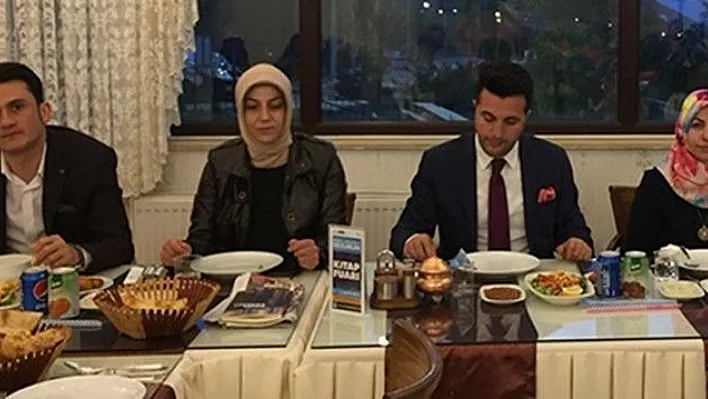 Uzat Elini Yardım Derneği Erzurum'da toplu iftar yemeği verdi
