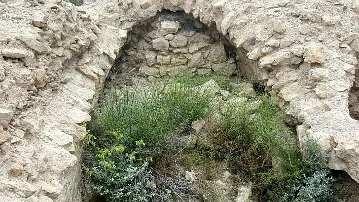 Adıyaman'da Ortaçağ dönemine ait kale bulundu
