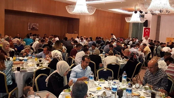 Diyarbakır PTT Başmüdürlüğü personelleri iftar yemeğinde buluştu
