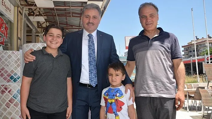 AK Partili adaylar vites artırdı
