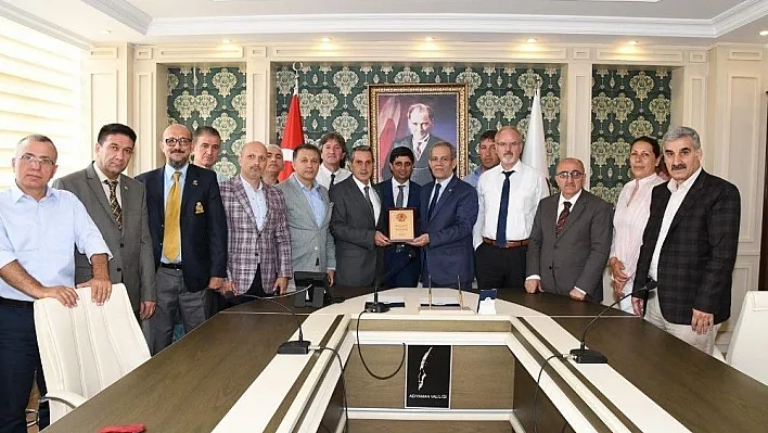 Türkiye Gazeteciler Federasyonu yönetimi Vali Kalkancı'yla bir araya geldi
