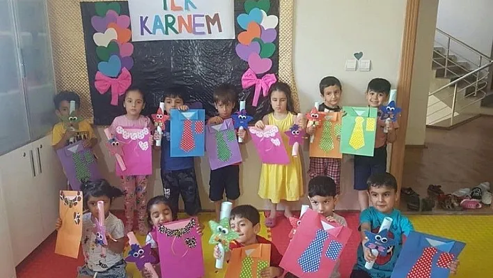 Kreşi öğrencileri karne heyecanı yaşadı

