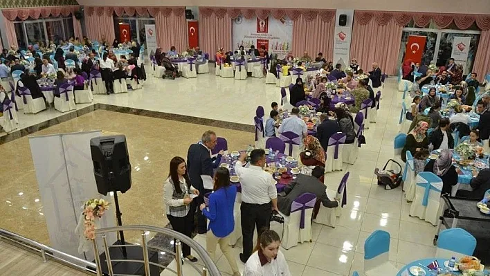 Erzincan da koruyucu aile ve çocukları iftarda buluştu
