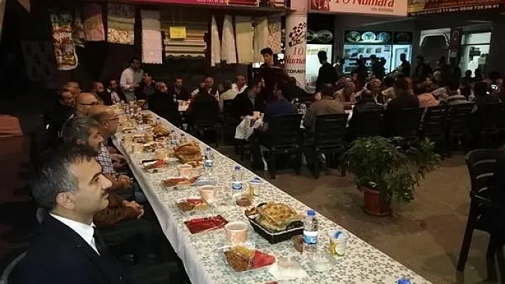 Esnaflardan geleneksel iftar programı
