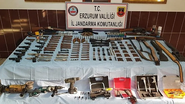 Kaçak silah imalatına jandarmadan şafak operasyonu
