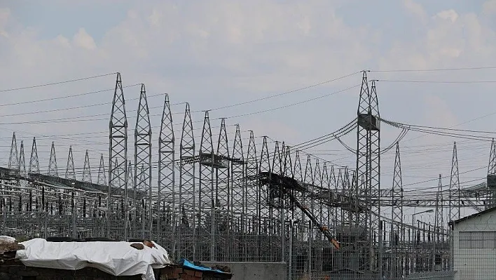 Merkez trafodaki yangın Diyarbakır'ı elektriksiz bıraktı
