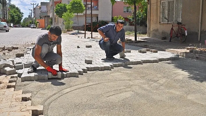 Gölbaşı ilçesinde üst yapı çalışmaları devam ediyor
