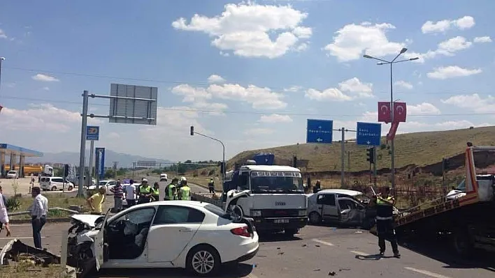 Bingöl'de trafik kazası: 4 yaralı
