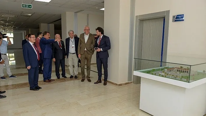 Alman bürokrattan Gürkan'a övgü
