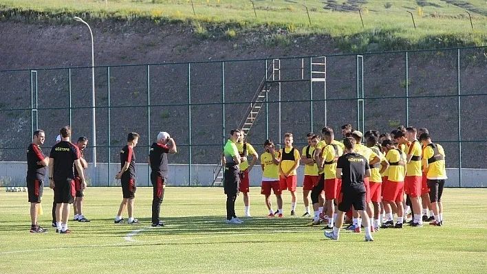 Göztepe, Erzurum'da kampa girdi
