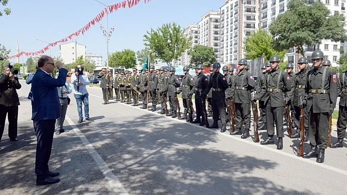 Atatürk'ün Erzurum'a gelişinin 99. yıldönümü törenlerle kutlandı
