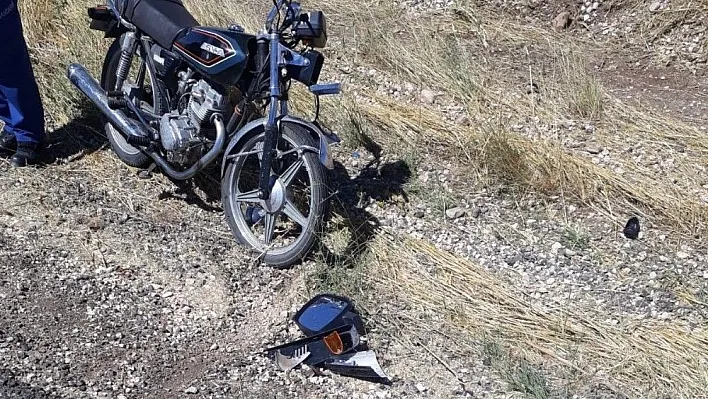 Motosiklet ile hafif ticari araç çarpıştı: 1 Yaralı
