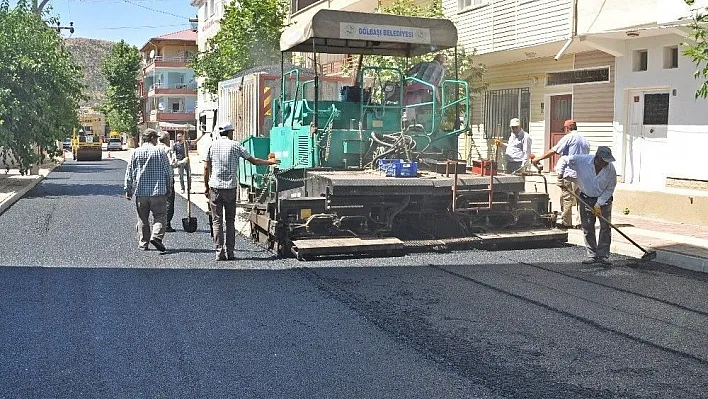 Gölbaşı ilçesinde asfalt çalışmaları devam ediyor
