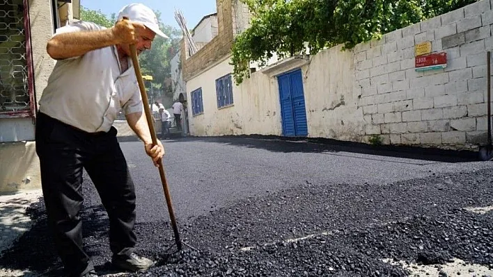 Bahçelievler Mahallesinde sokak asfaltları yenileniyor
