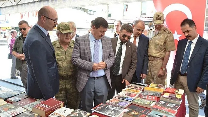 15 Temmuz kronoloji sergisi ile 15 Temmuz konulu kitap sergisi' nin açılışı yapıldı
