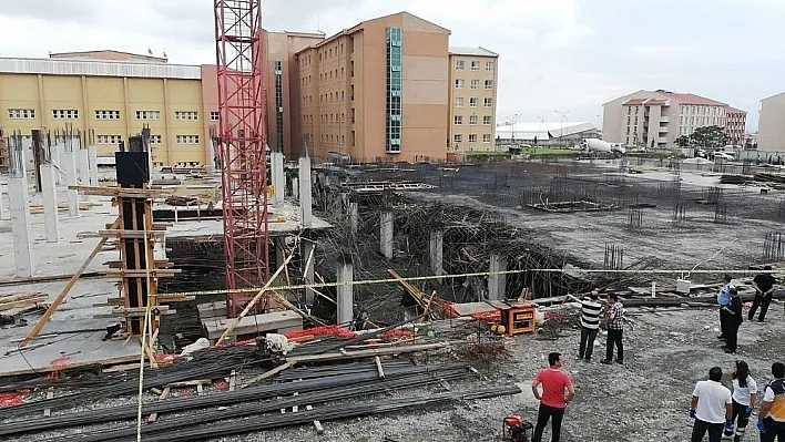 Erzincan'da inşaatta göçük: 3 yaralı
