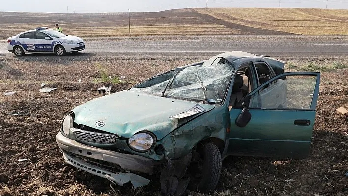 Lastiği patlayan otomobil takla attı: 5 yaralı
