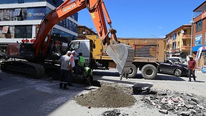 Nerim Tombul Caddesinde Altyapı Çalışmaları Devam Ediyor
