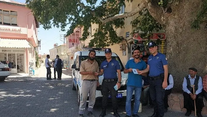 Polis ekipleri vatandaşları dolandırıcılığa karşı uyardı
