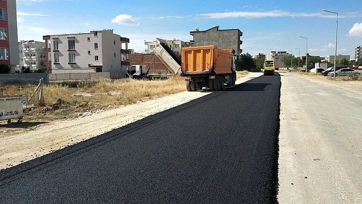 Kahta Belediyesi asfalt çalışmalarını sürdürüyor
