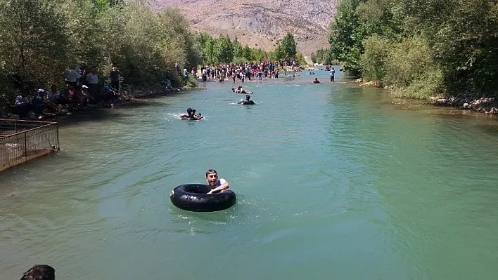 Lastikli rafting yarışması
