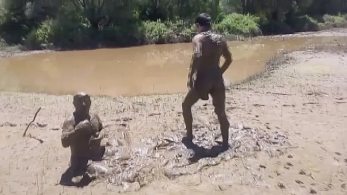 Afrika belgeseli anlatımıyla çekilen mizah videosu ilgiyle izlendi
