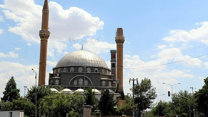 Diyarbakır'da yıldırım düşen minare onarılacak
