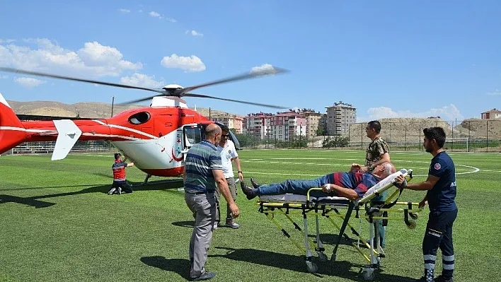 Beyin kanaması geçiren hastanın imdadına hava ambulansı yetişti
