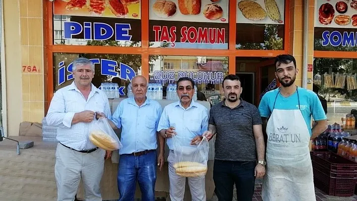 MHP Gölbaşı İlçe Teşkilatından 'Askıda Ekmek' Projesine destek
