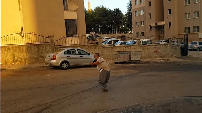 Polise ateş eden şahıs ayağından vurularak etkisiz hale getirildi
