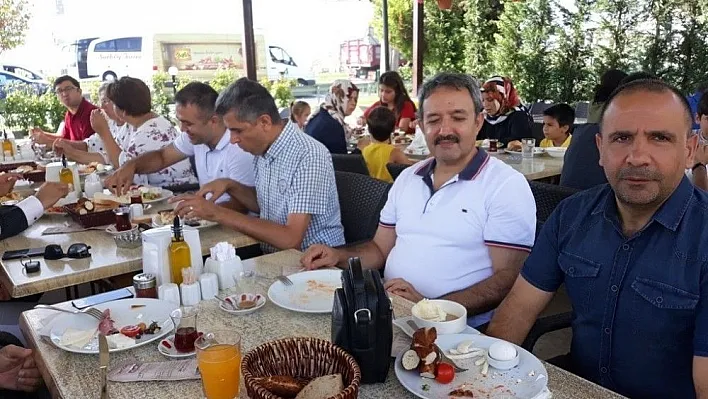 Tekirdağ'da Malatyalılar kahvaltıda bir araya geldi
