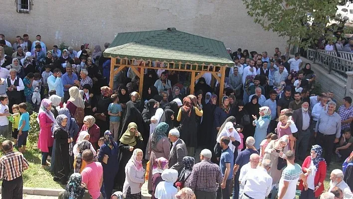 Bingöl'de 187 kişilik hac kafilesi dualarla uğurlandı
