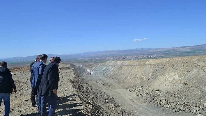 'Ölüm yolu'nun yapımı parasızlıktan durdu
