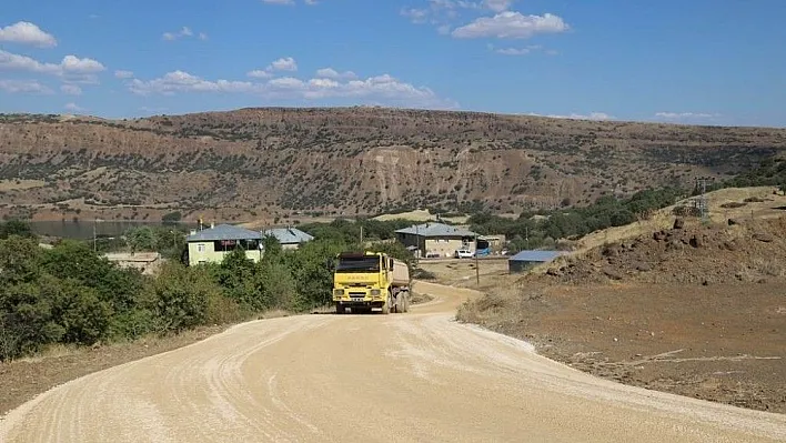 Tunceli'de grup köy yollarında çalışma
