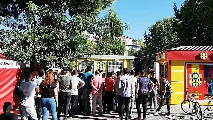 Malatya'da Fenerbahçe maçı biletlerine büyük ilgi
