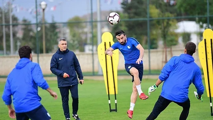 Mehmet Altıparmak: 'Gol atmakta çok sorunumuz yok ama çok gol yiyoruz'
