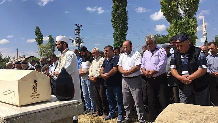 Yaşar Çelik dayısını kaybetti
