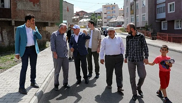 Başkan Sekmen mahallelerde çalışmaları denetliyor
