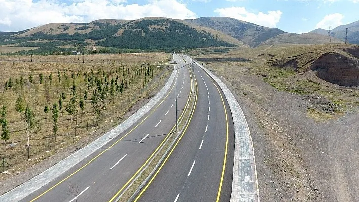 Büyükşehir güvenli ve konforlu bir ulaşım ağı için yol yapıyor
