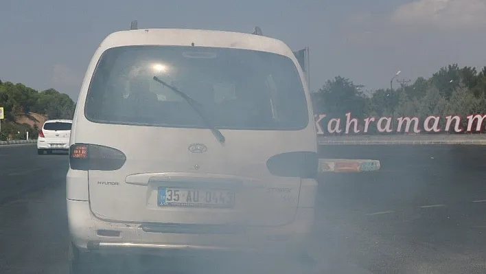 Egzoz dumanıyla trafiği tehlikeye düşürdü
