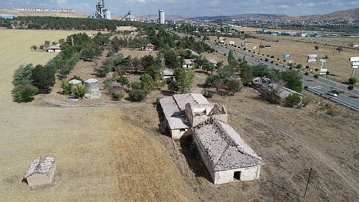 Saraya at yetiştiren ahırlar bilim yuvasına dönüşecek
