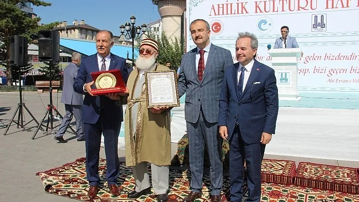 ESOB Başkanı Rasim Fırat: 'Ahilik felsefesinin ortak paydası insandır'

