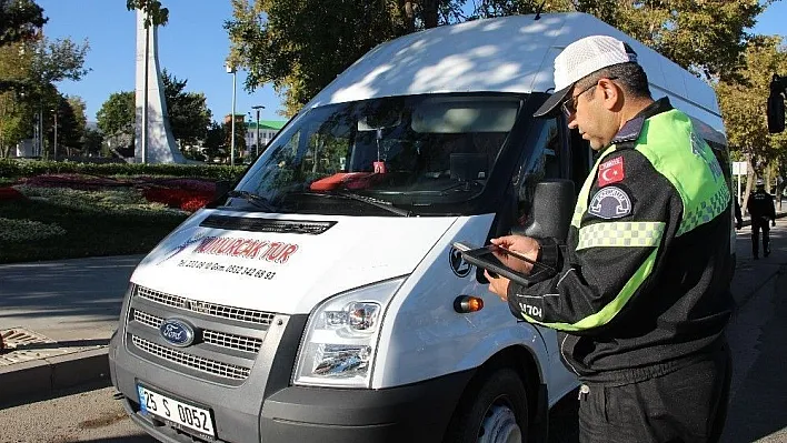 Trafik ekiplerinden öğrenci servislerine sıkı denetim
