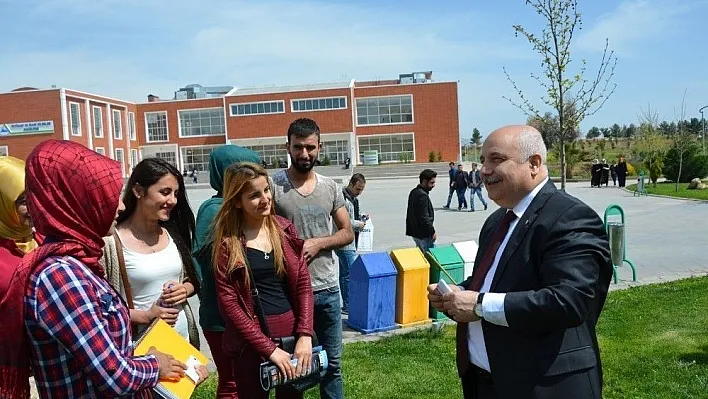 Rektörü Prof. Dr. Gönüllü'nün yeni akademik yılı mesajı
