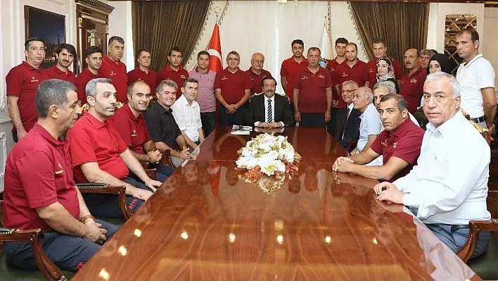 İtfaiyeden Başkan Atilla'ya ziyaret
