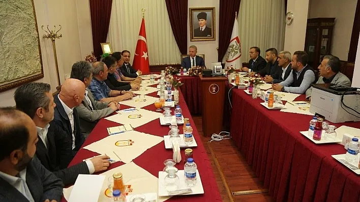Vali Gül'den ekmeğe zam yapmayan fırıncılara teşekkür
